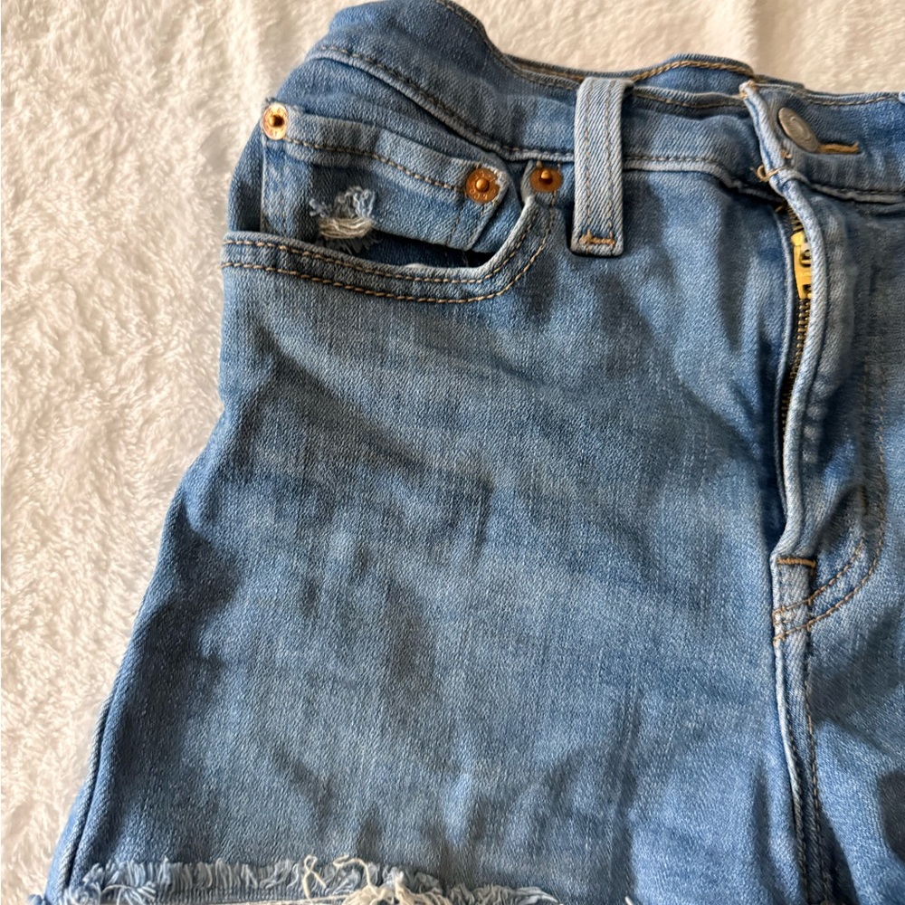 Levi’s High Rise Distressed Stretch Shorts Size 24 - Picture 3 of 9